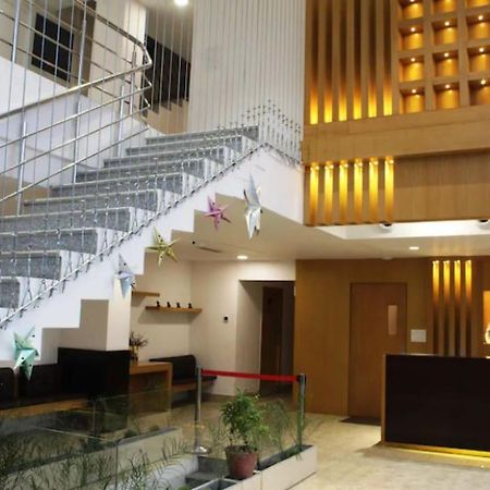 Hotel Mann Dechen And Palmo, Mg Marg, Gangtok Zewnętrze zdjęcie