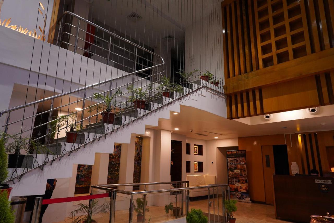 Hotel Mann Dechen And Palmo, Mg Marg, Gangtok Zewnętrze zdjęcie
