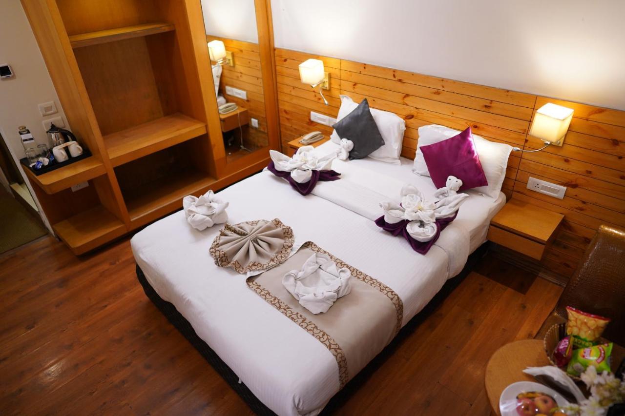 Hotel Mann Dechen And Palmo, Mg Marg, Gangtok Zewnętrze zdjęcie