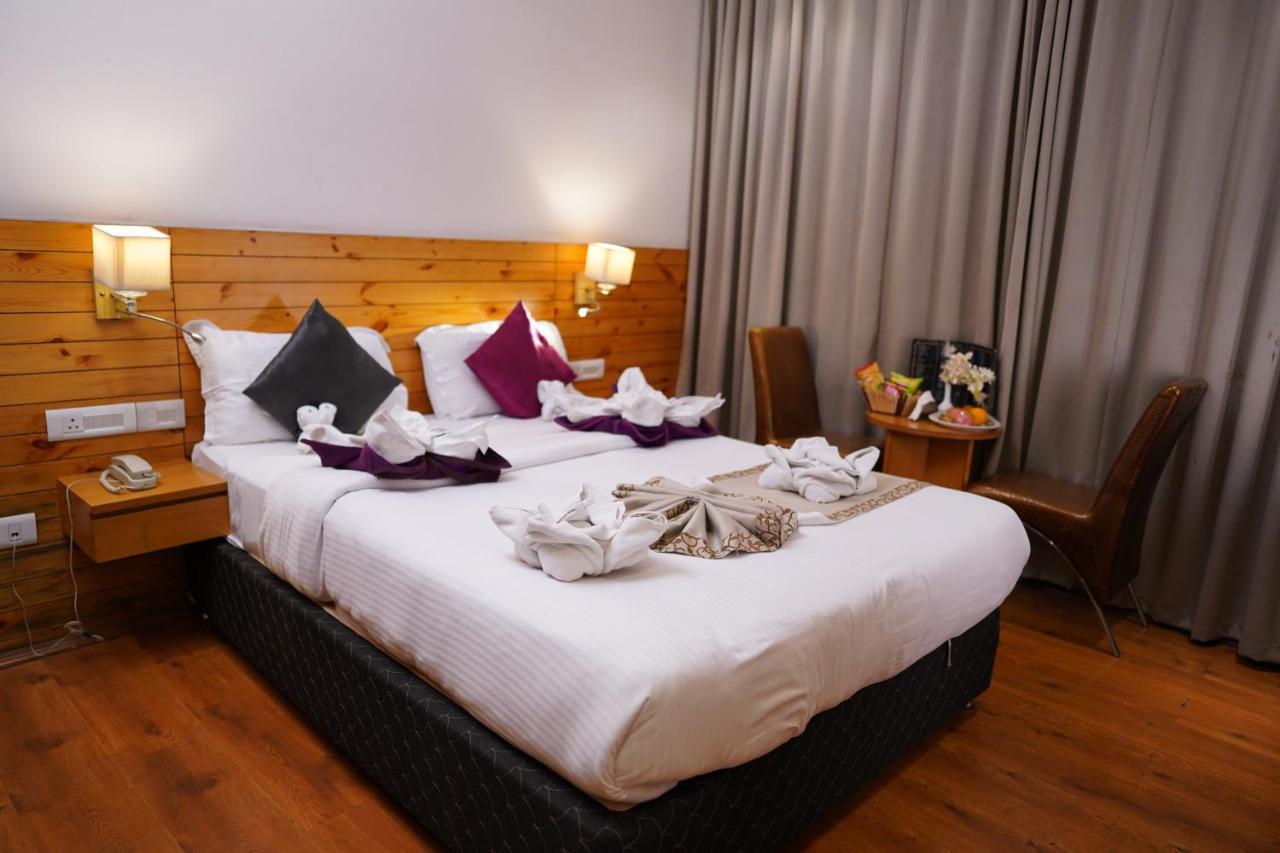 Hotel Mann Dechen And Palmo, Mg Marg, Gangtok Zewnętrze zdjęcie